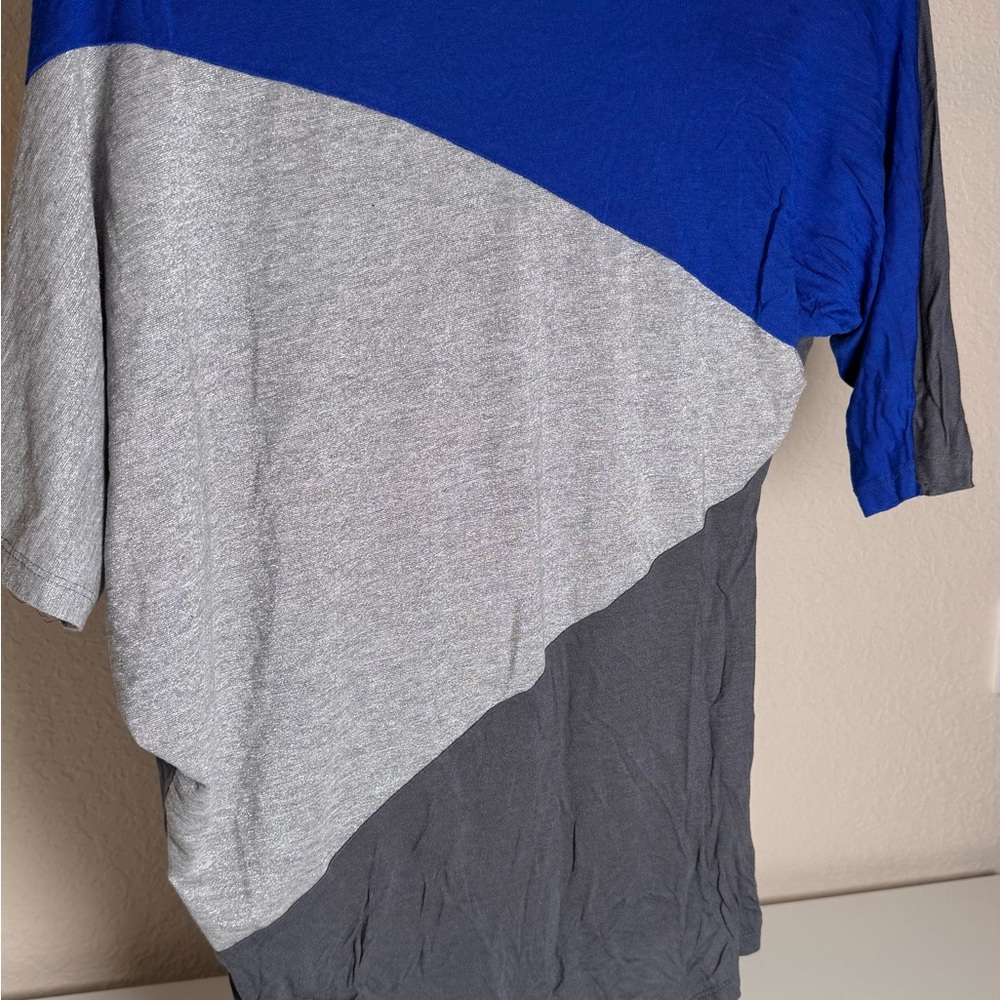 BONGO Blue and Gray Colorblock Blouse